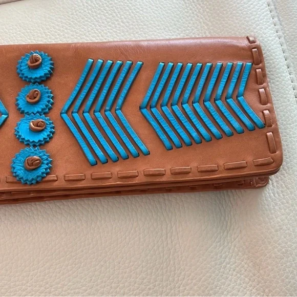 🐴 R  A  R  E  🐴
Tory Burch Western Inspired Clutch - Picture 4 of 5